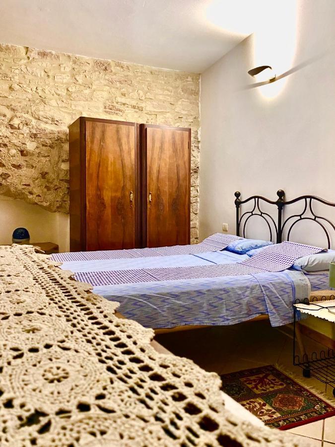 Assisi Anfiteatro Romano Dış mekan fotoğraf